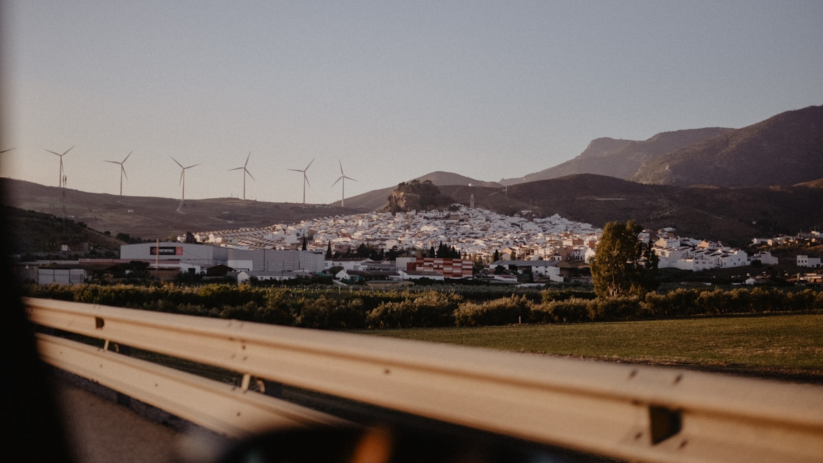 Bajar la Factura de la Luz: La Guía sobre Aislamiento que Ahorra más que Cambiar de Tarifa
